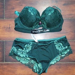 Emerald Green Bra and Underwear Set NWT